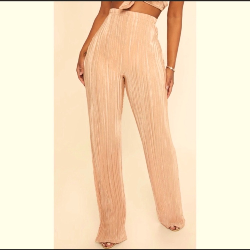 🥂 New with Tags Prettylittlething Gold Pleated Wide Leg Trouser Pants🥂Size 10